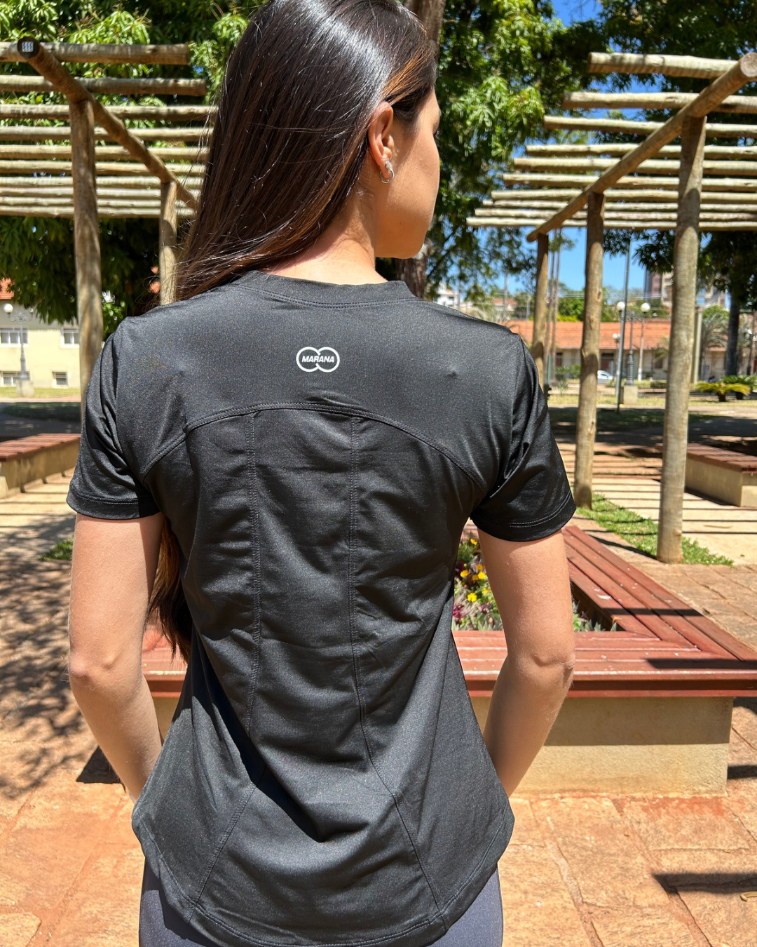Camiseta baby look com proteção UV 50+