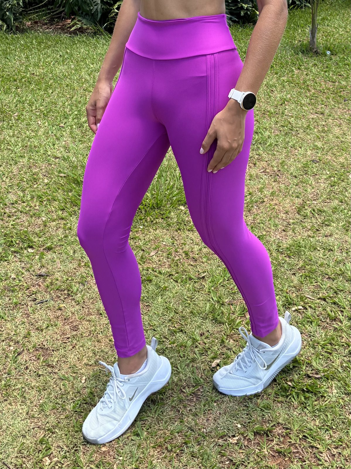 Conjunto top nadador e calça com bolso no cós