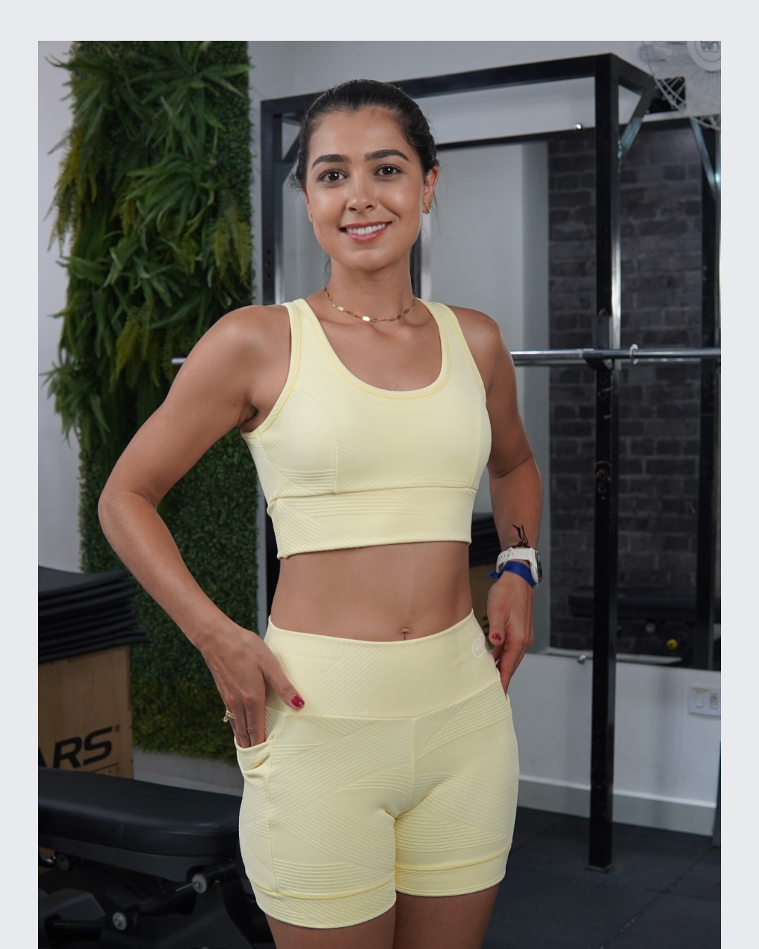 SHORT JACQUAR COM BOLSO LATERAL
